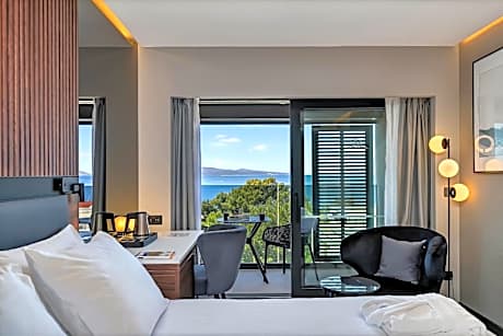 Superior Double Room with Balcony and Sea View