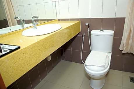 Standard Queen Room