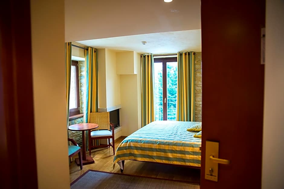 Maritsas Hotel & Suites