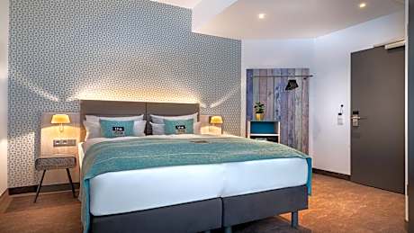 Premium Room with One Queen and One Single Bed