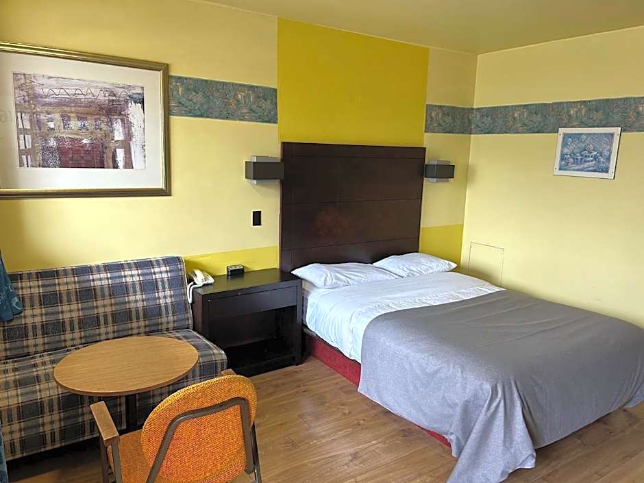 Motel R-100