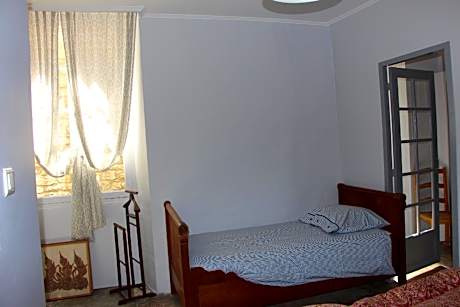 alizé-Appartement-Famille-Salle de bain-Vue sur Rue