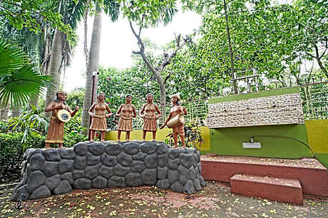 Whispering Woods Inn