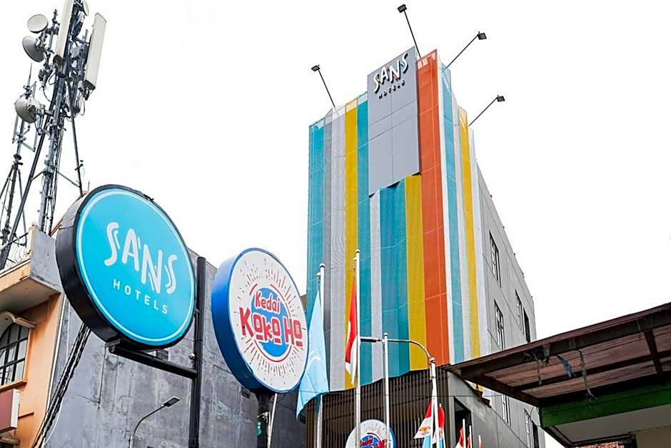 Sans Hotel Puri Indah Jakarta