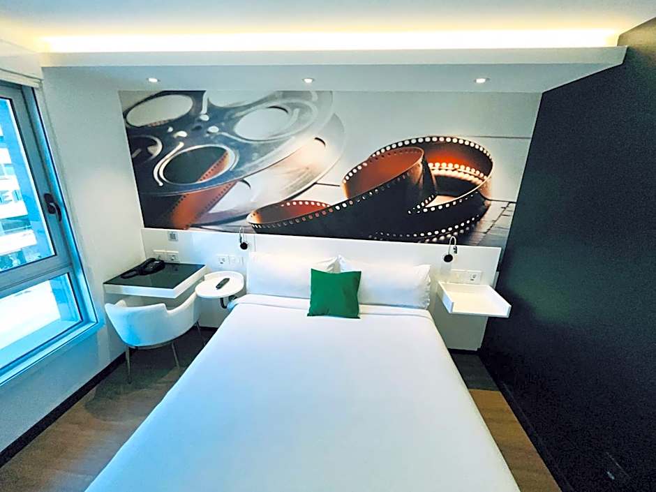 ibis styles Montevideo Biarritz