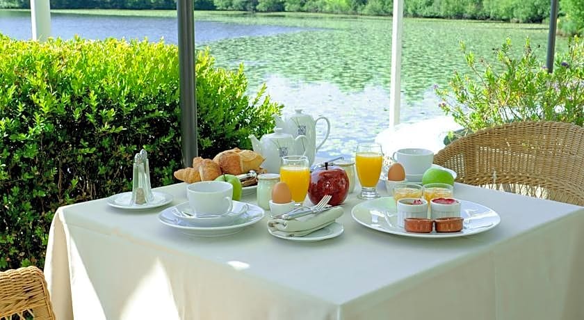 Brindos Lac & Château