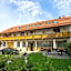 Hotel am Hachinger Bach by Blattl