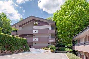 B&B HOTEL Louveciennes
