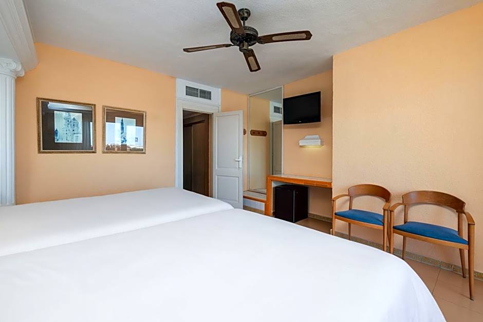 Playacapricho Hotel