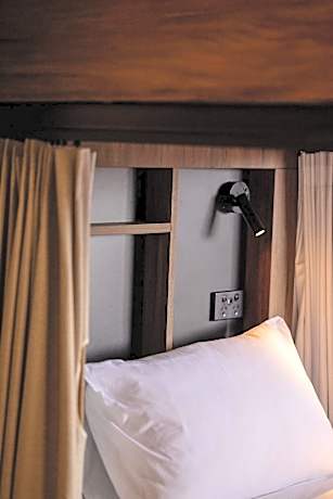 1 Person in 4-Bed Dormitory with Shared Bathroom - Mixed