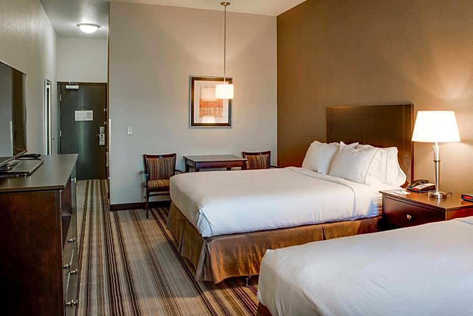 Holiday Inn Express & Suites Nevada By IHG