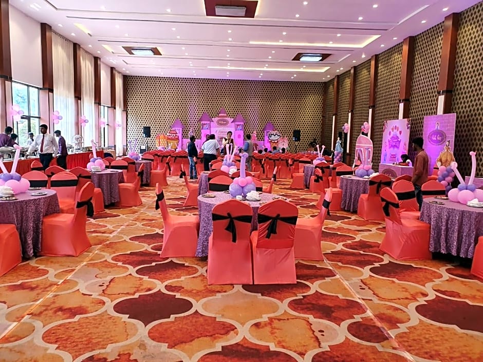 The Grand Neelam Hotel