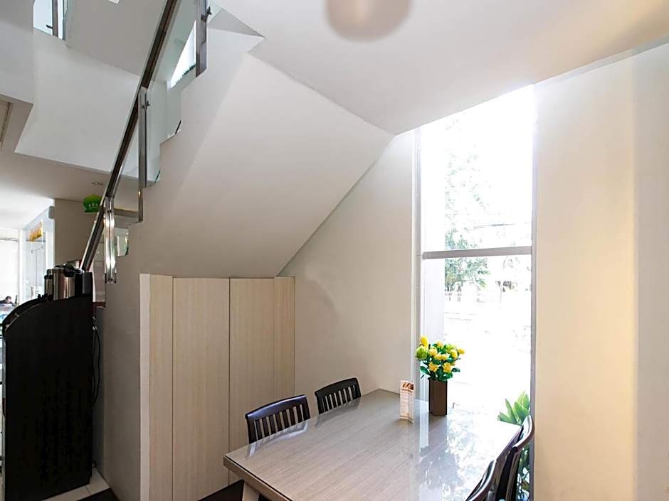 Hotel 88 Embong Kenongo by WH