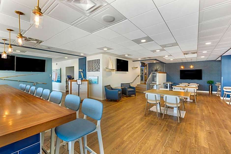 The Harborview on Lake Michigan, an Ascend Collection Hotel