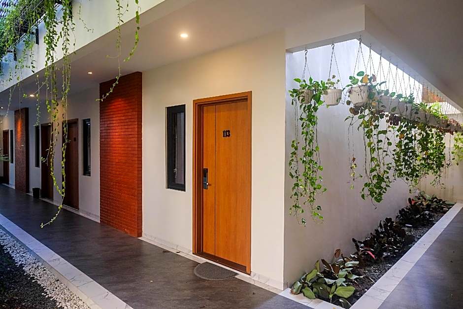 Urbanview Hotel Nardis Living near UMY