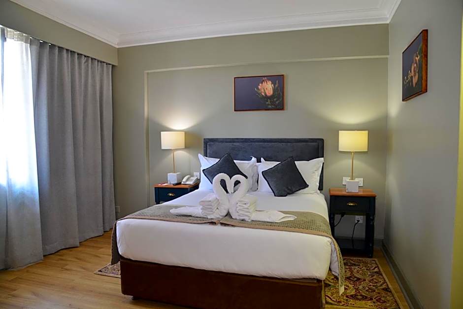 Cresta Jameson Hotel