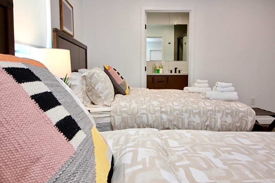 Los Angeles 3BR Villa Suites with Free Parking