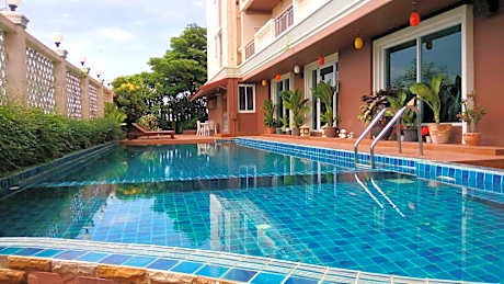 Convenient Grand Plus Hotel Suvarnabhumi