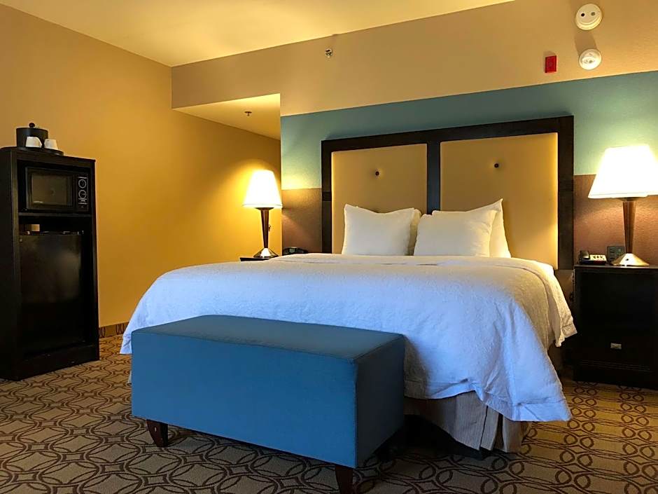 Hampton Inn By Hilton & Suites Charlotte-Airport