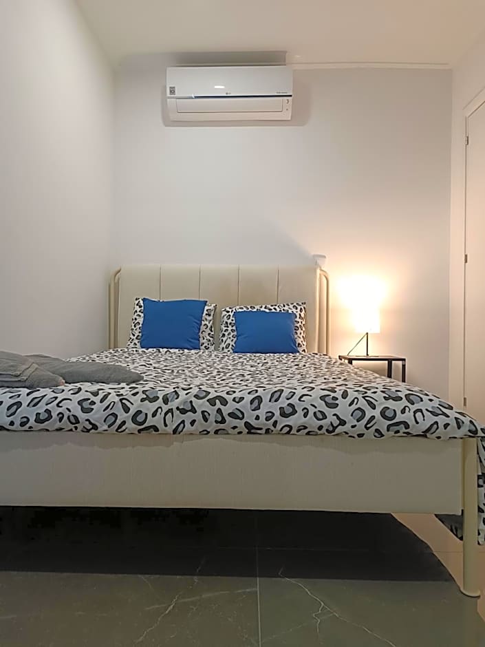 Plaza Caparica Hostel