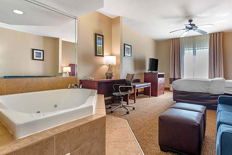 Comfort Inn & Suites Clinton - Jackson West