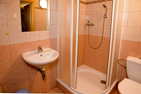 Triple Room with Bathroom