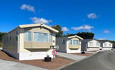 Red Deer Village Holiday Park - 3 Bedroom, Self-Catering Holiday Home