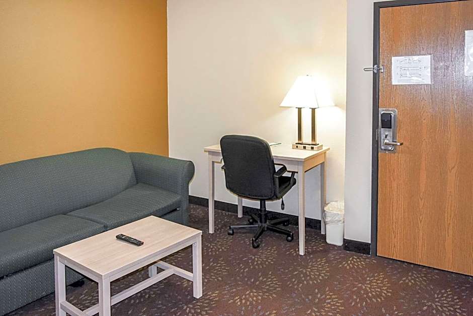 Quality Inn & Suites Brooks Louiville South