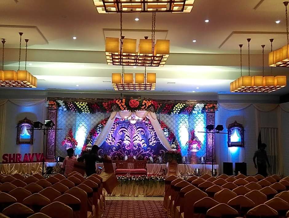 Hotel Ganpat Grand Palani