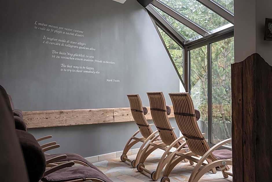 The Laurin Small & Charming