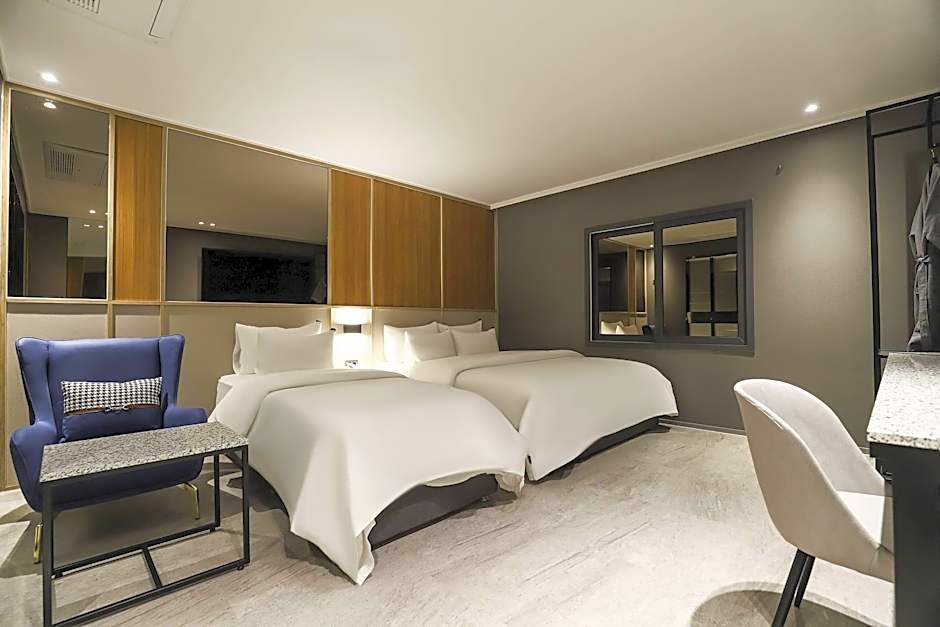 Jecheon The Wall Hotel