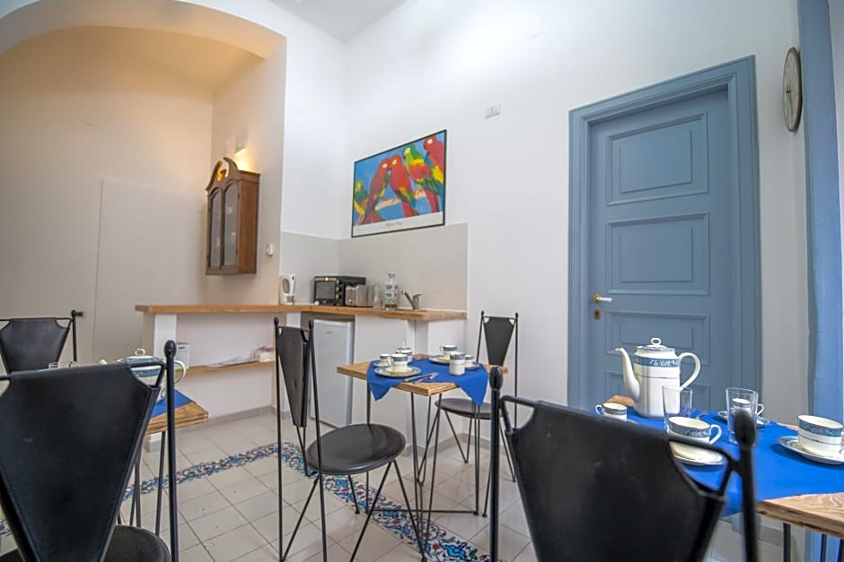 Qu4ttro I D'Angleterre Guest House