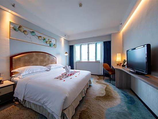 Guangzhou Golden Eagle Hotel (Yuexiu Park Xiaobei Metro Station)