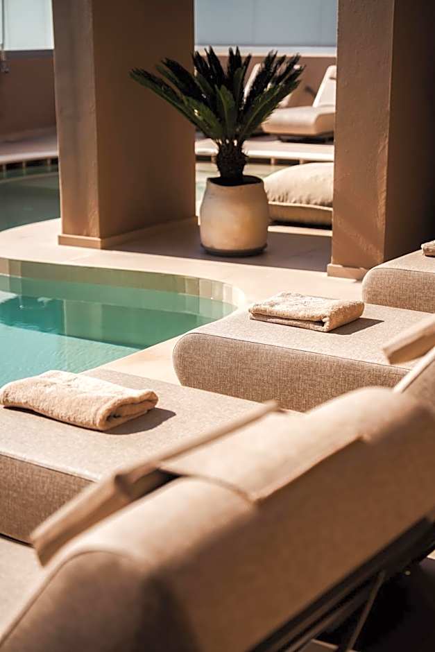 Batis Aero Beachfront Wellbeing Hotel
