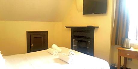 Double room-Standard-Ensuite with Shower-Street View-Room 5 Second floor