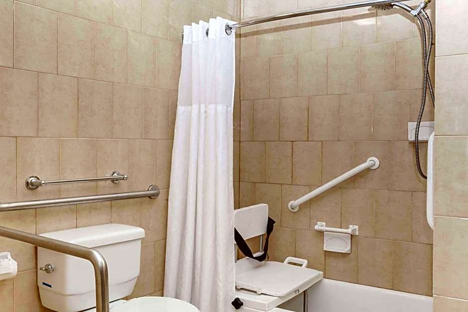 Travelodge by Wyndham Sylmar CA