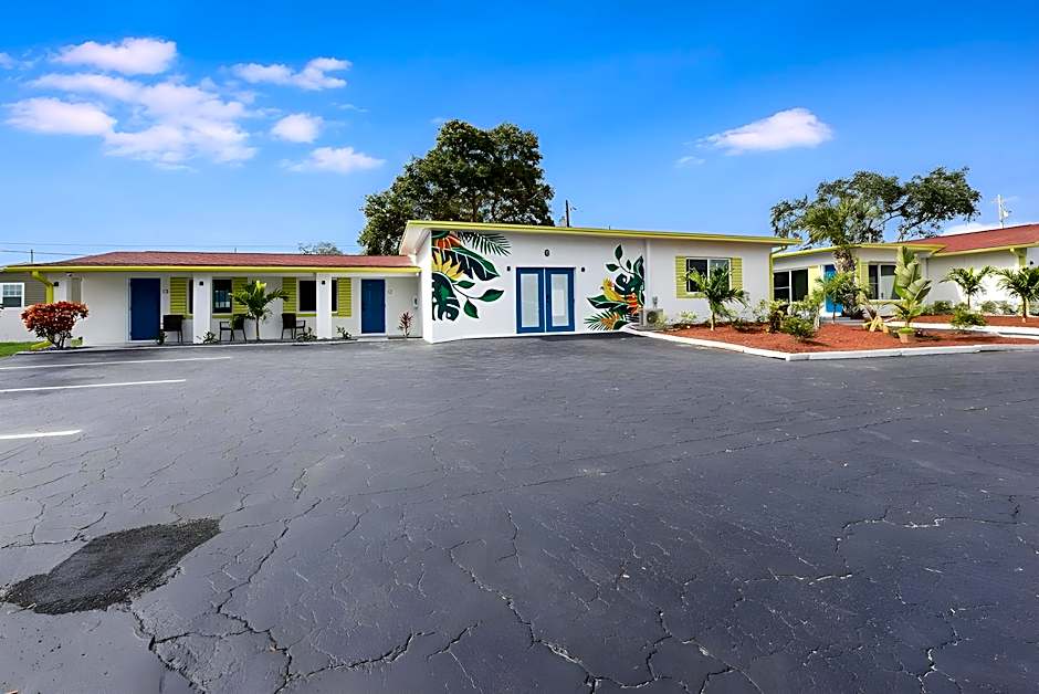 Palm Cove Motel