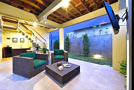 The Lumbung Wood Villa
