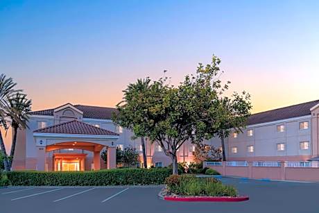 Fairfield Inn & Suites by Marriott San Francisco San Carlos