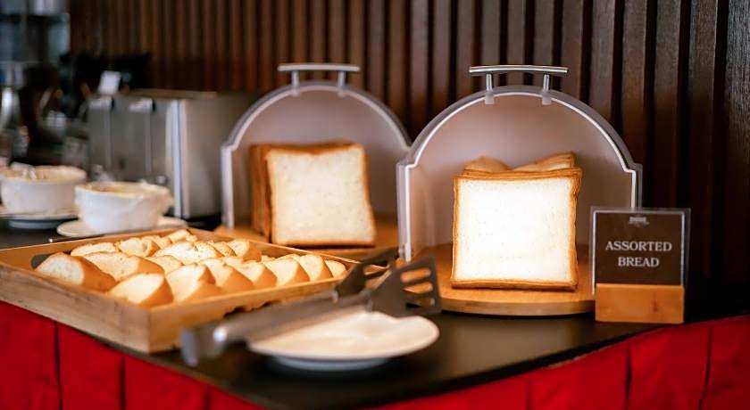 Fourteen Roses Beach Hotel