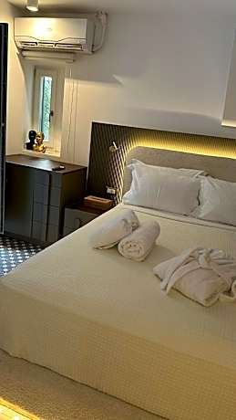 Queen Room with Balcony