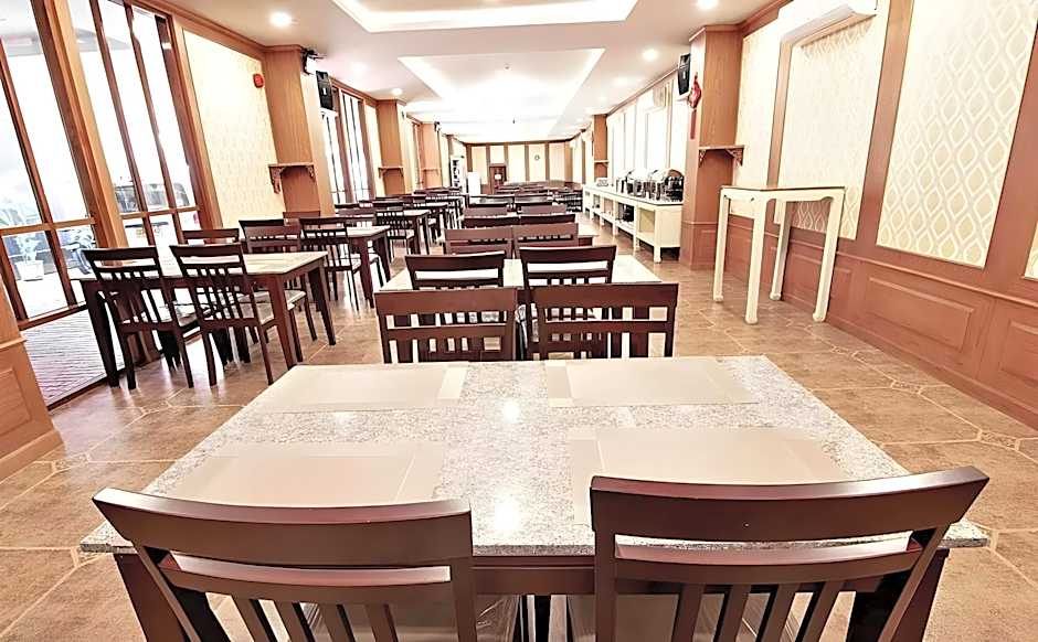 J Place Hotel