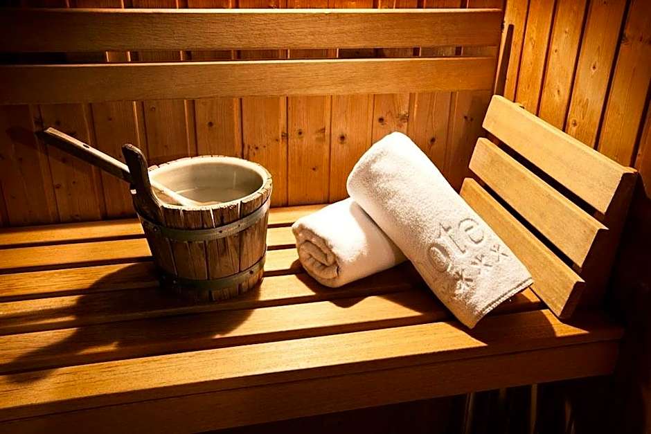 Anchorage - The Residence