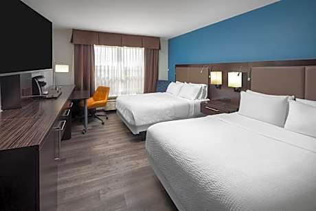 Standard Double Room with Two Double Beds and Accessible Tub - Mobility Access