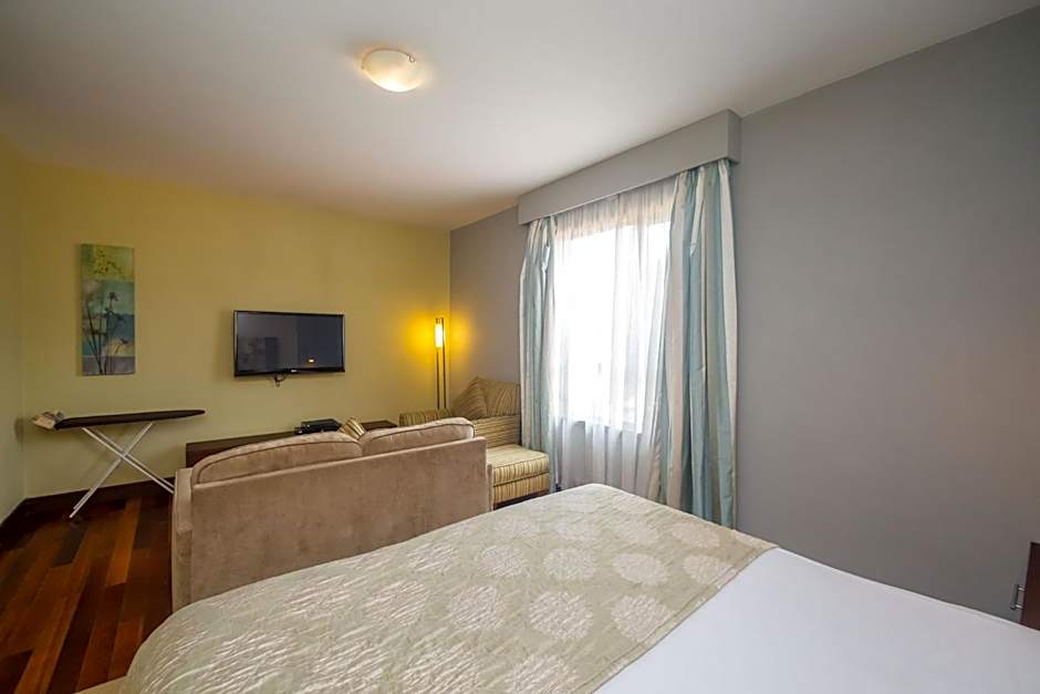 Taarifa Suites by Dunhill Serviced Apartments