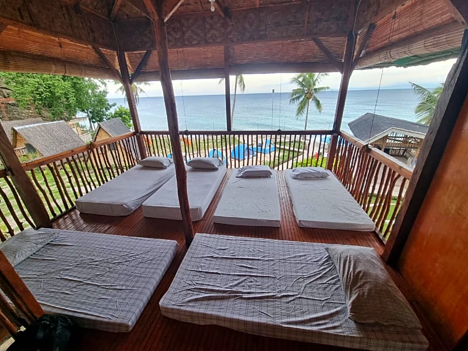 Hagdan Reef Dive Spot by HiveRooms