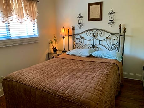 Oak Square 205