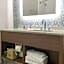 Days Inn & Suites by Wyndham Peachtree Corners/Norcross