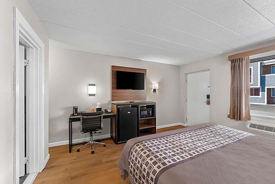 Econo Lodge Cranston - Providence