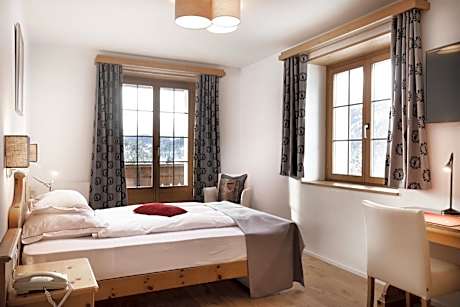 Single Room with Lake View